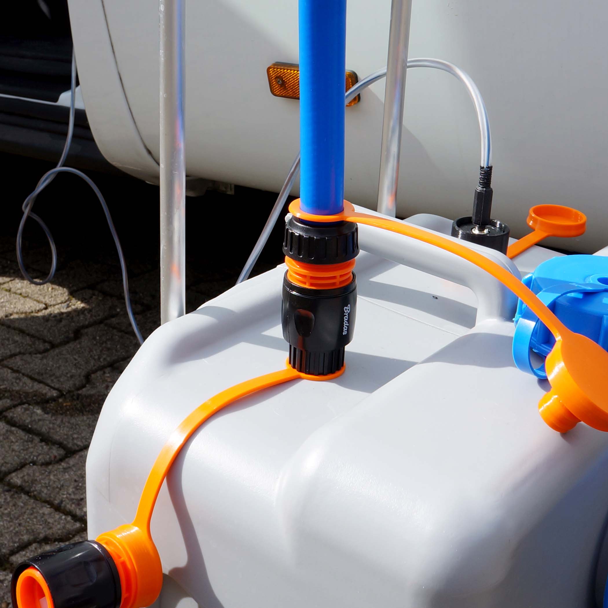 Wassertank rollbar (25 Ltr.) mit 12-Volt-Pumpe, 0,6 bar